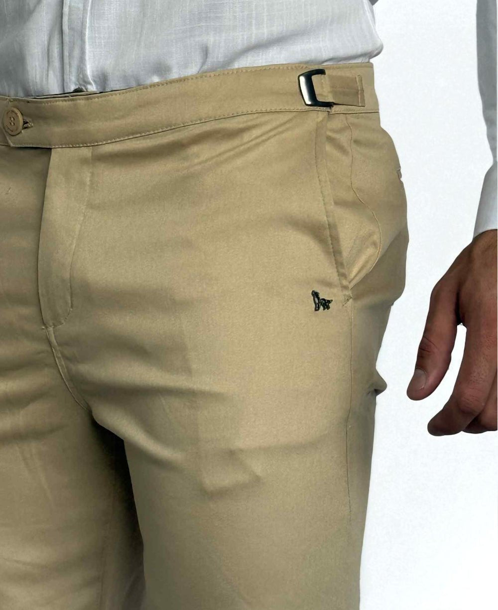 Bermuda Alfaiataria Areia com Regulagem Masculina - Per Pochi