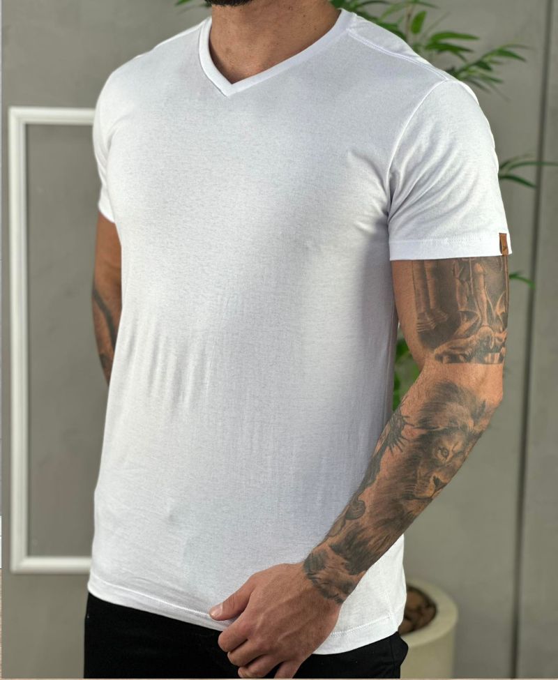 Camiseta Branca Masculina Lisa Com Logo No Peito - Paladho's Jeans Wear