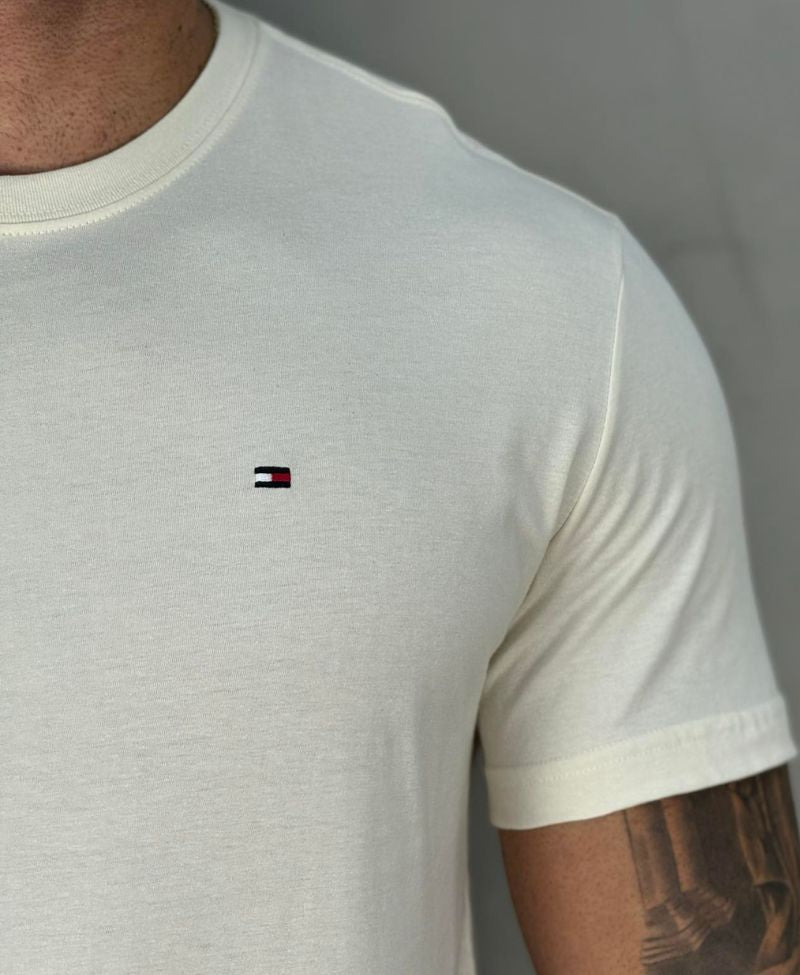 Camiseta Off White Masculina Clássica Cotton - Tommy Hilfiger
