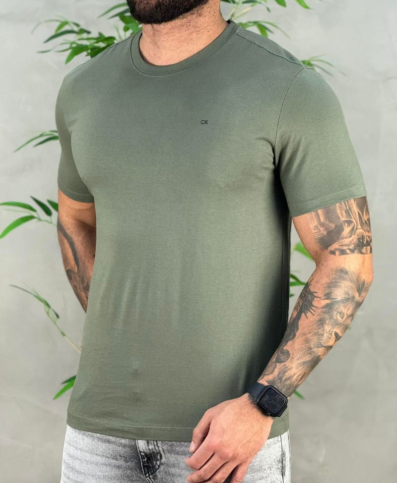 Camiseta Verde Militar Masculina Com Logo Ck - Calvin Klein