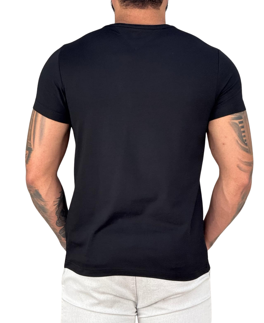 Camiseta Preta Masculina Clássic Logo Bordado - Tommy Hilfiger