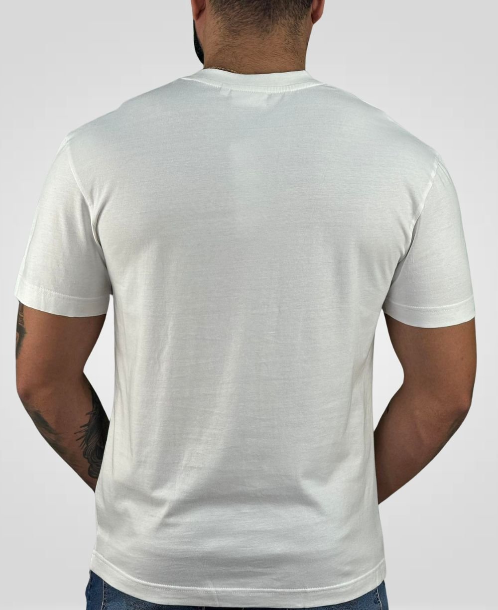 Camiseta Branca Masculina logo No Peito - Calvin Klein