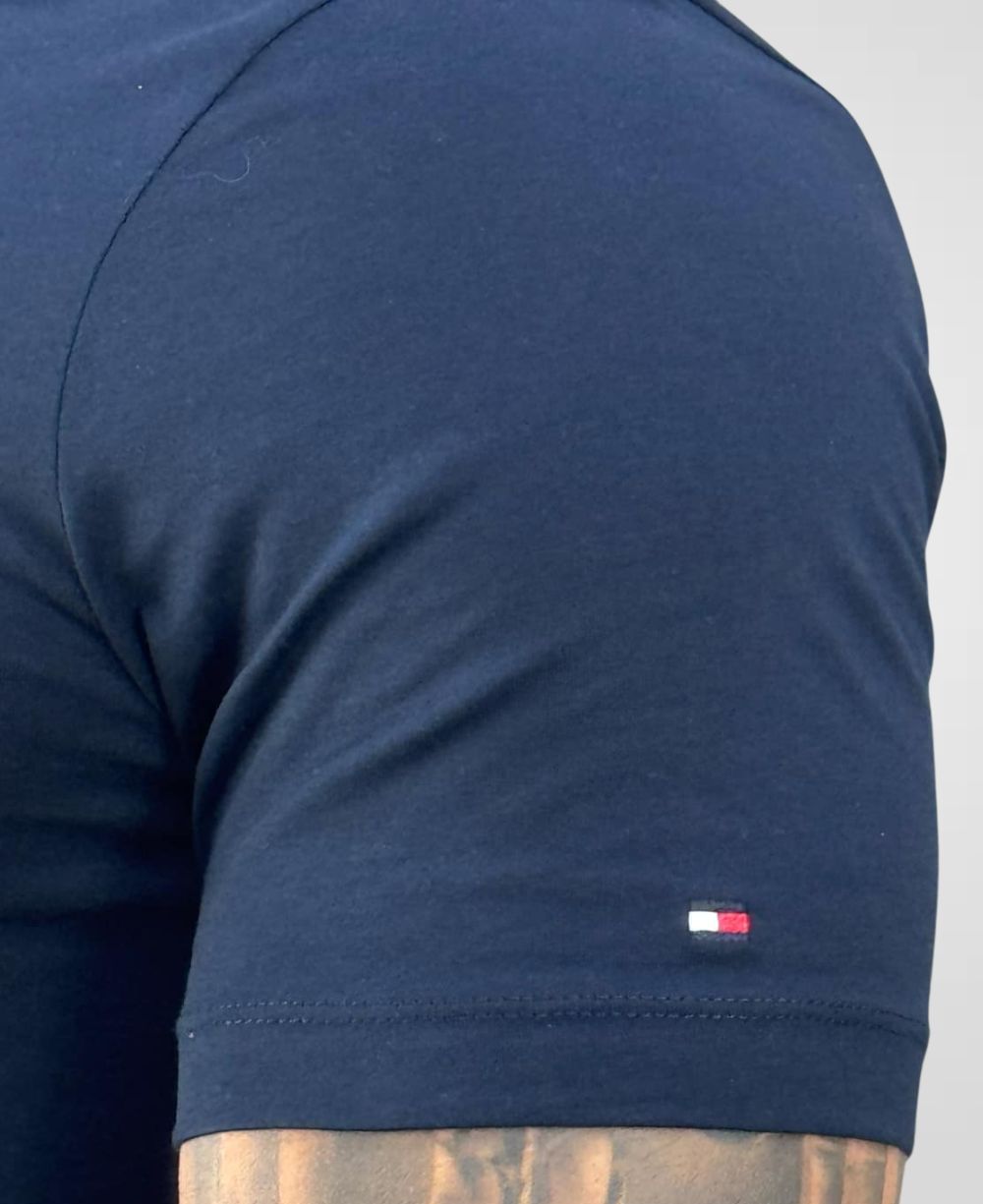 Camiseta Azul Marinho Script Logo Masculina Regular Fit - Tommy Hilfiger