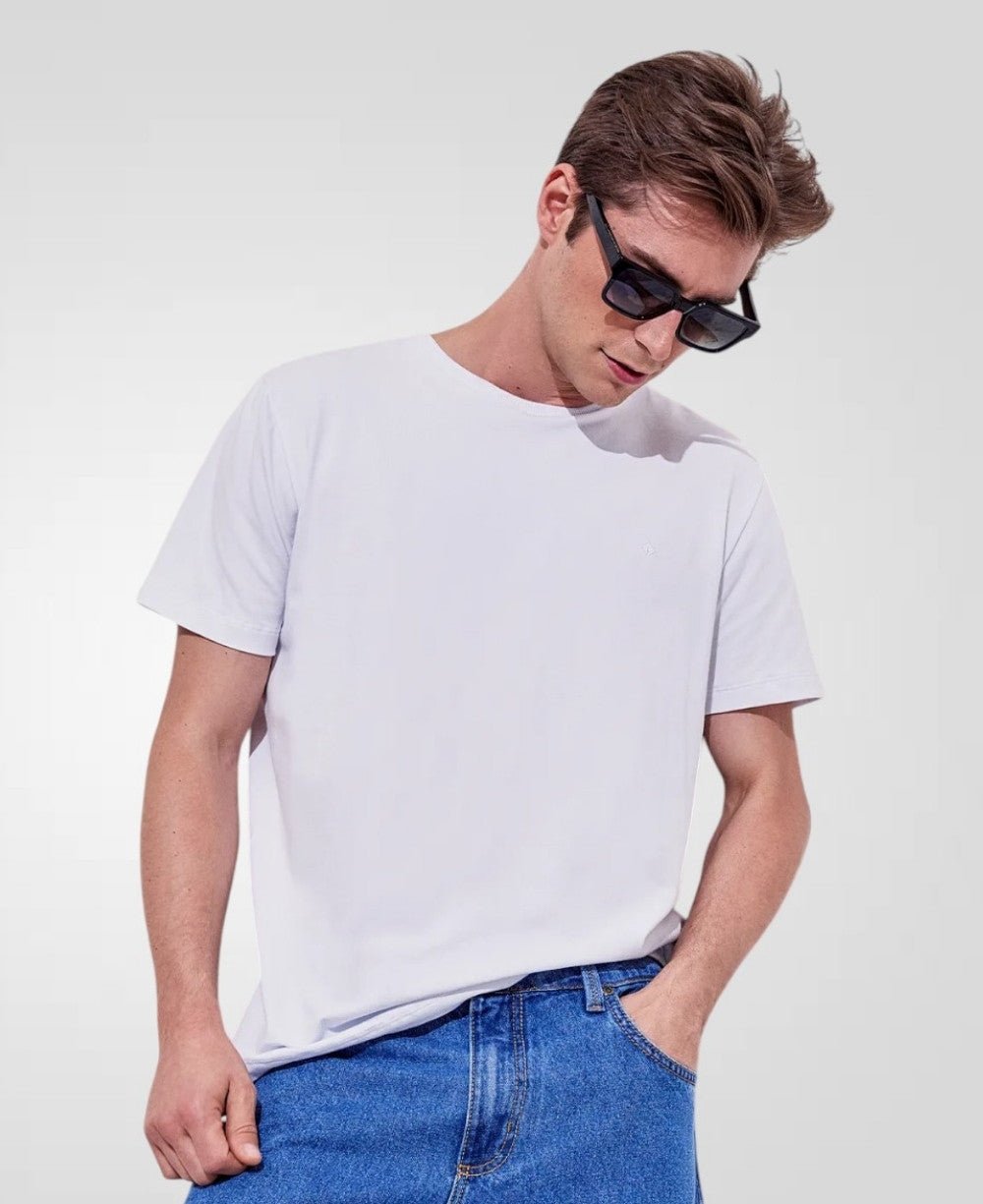 Camiseta Branca Masculina Basica - Forum