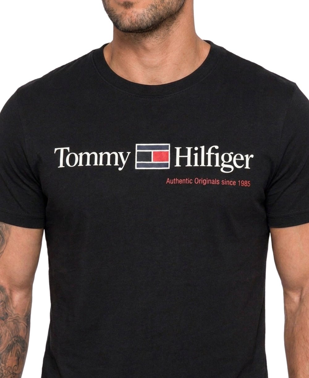 Camiseta Preta Masculina Authentic Originals 1985 - Tommy Hilfiger