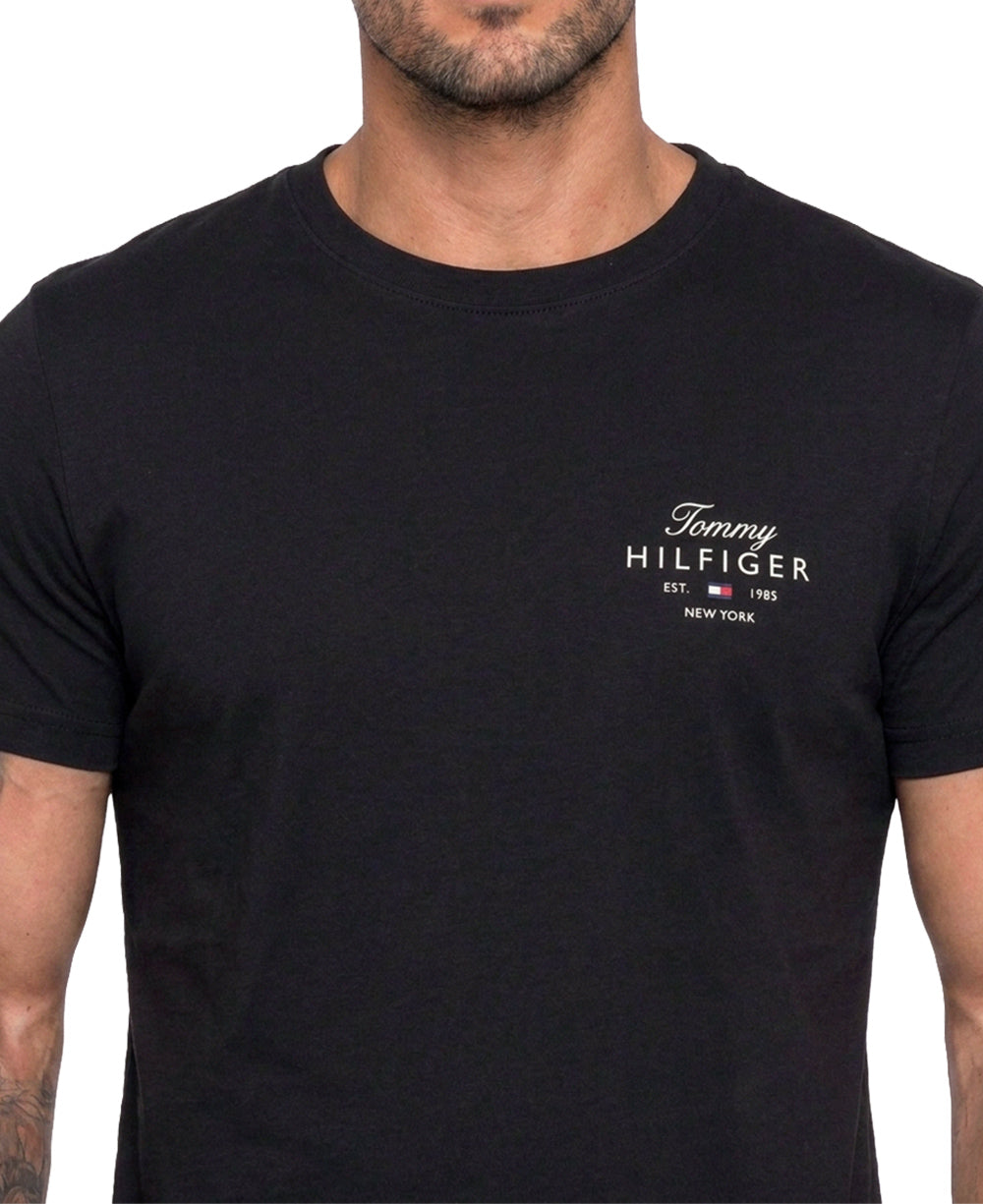 Camiseta Preta Masculina Est. 1985 New York - Tommy Hilfiger