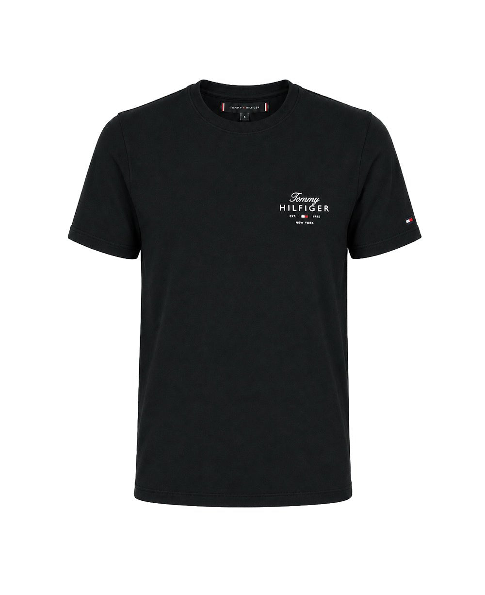 Camiseta Preta Masculina Est. 1985 New York - Tommy Hilfiger