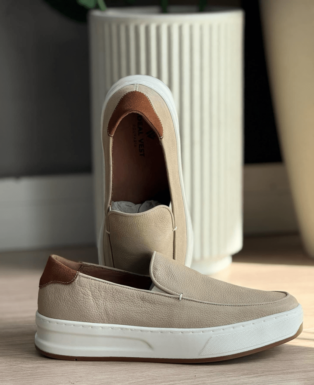 Slip On Bege Masculino De Couro - Ideal Vest Rouparia