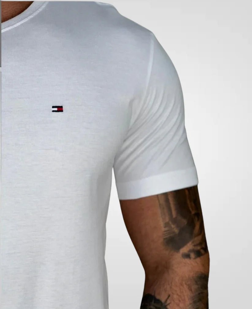 Kit 2 Camisetas Preto e Branco Masculino Pima - Tommy Hilfiger