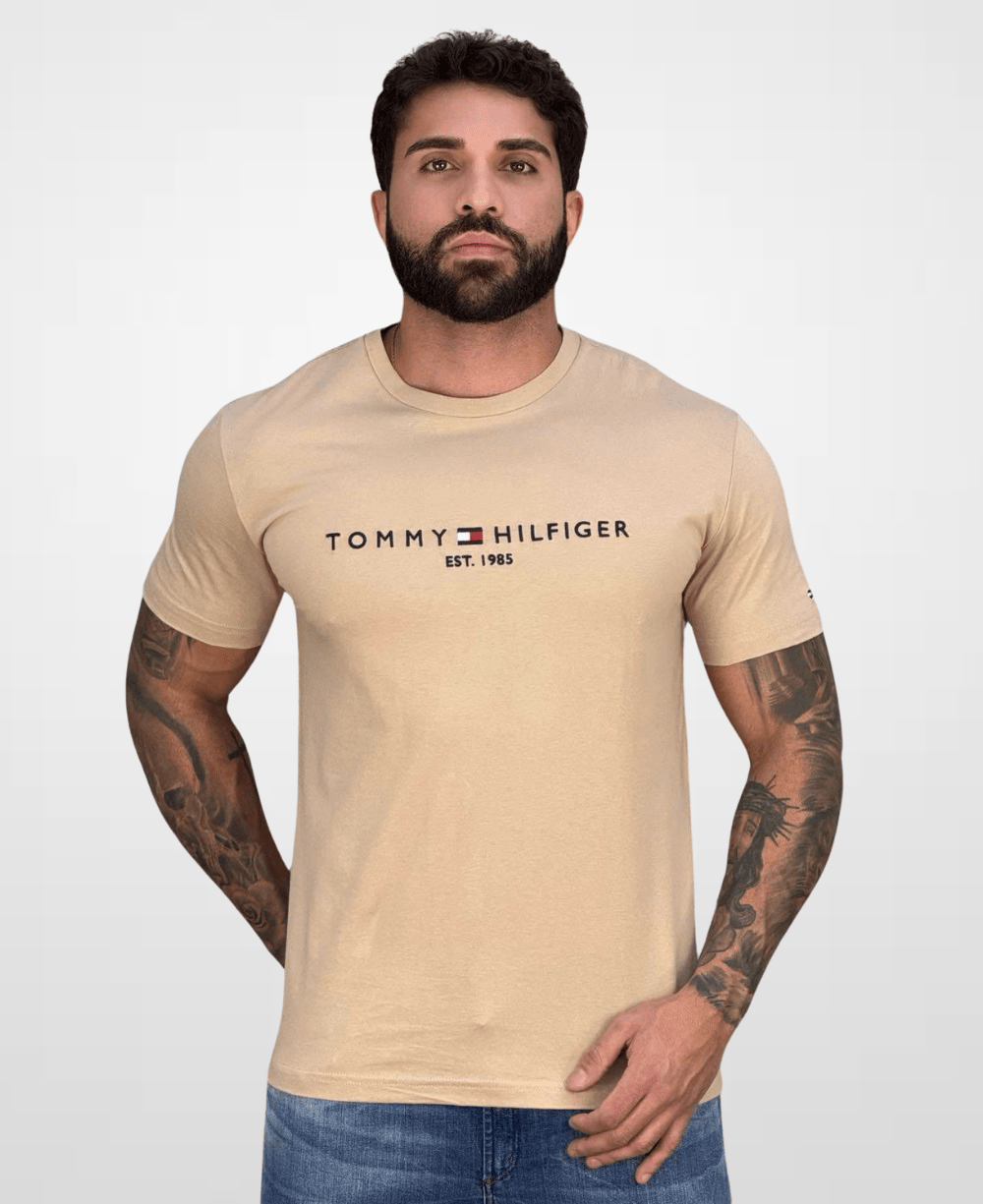 Camiseta Caqui Masculina Est.1985 - Tommy Hilfiger