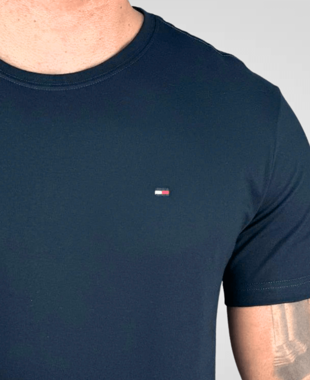 Camiseta Azul Marinho Masculina Logo no Peito - Tommy Hilfiger