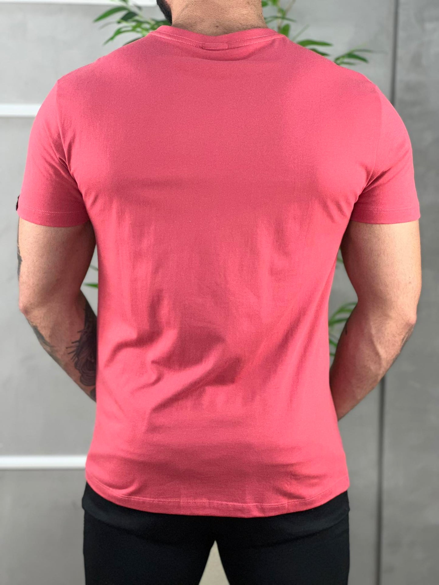Camiseta Rosa Masculina Lisa Com Logo No Peito - Paladho's Jeans Wear