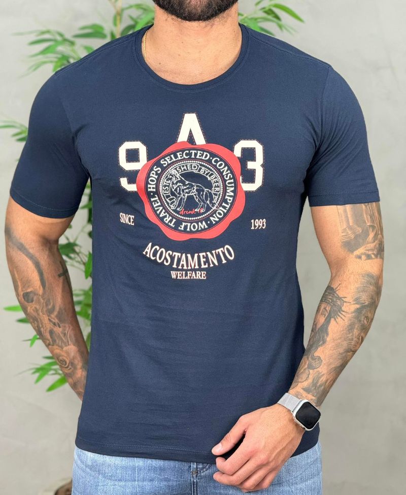 Camiseta Azul Marinho Casual Masculina Brasão Wolf - Acostamento
