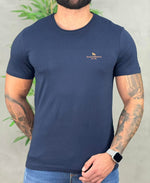 Camiseta Azul Marinho Casual Masculina Com Logo No Peito - Acostamento