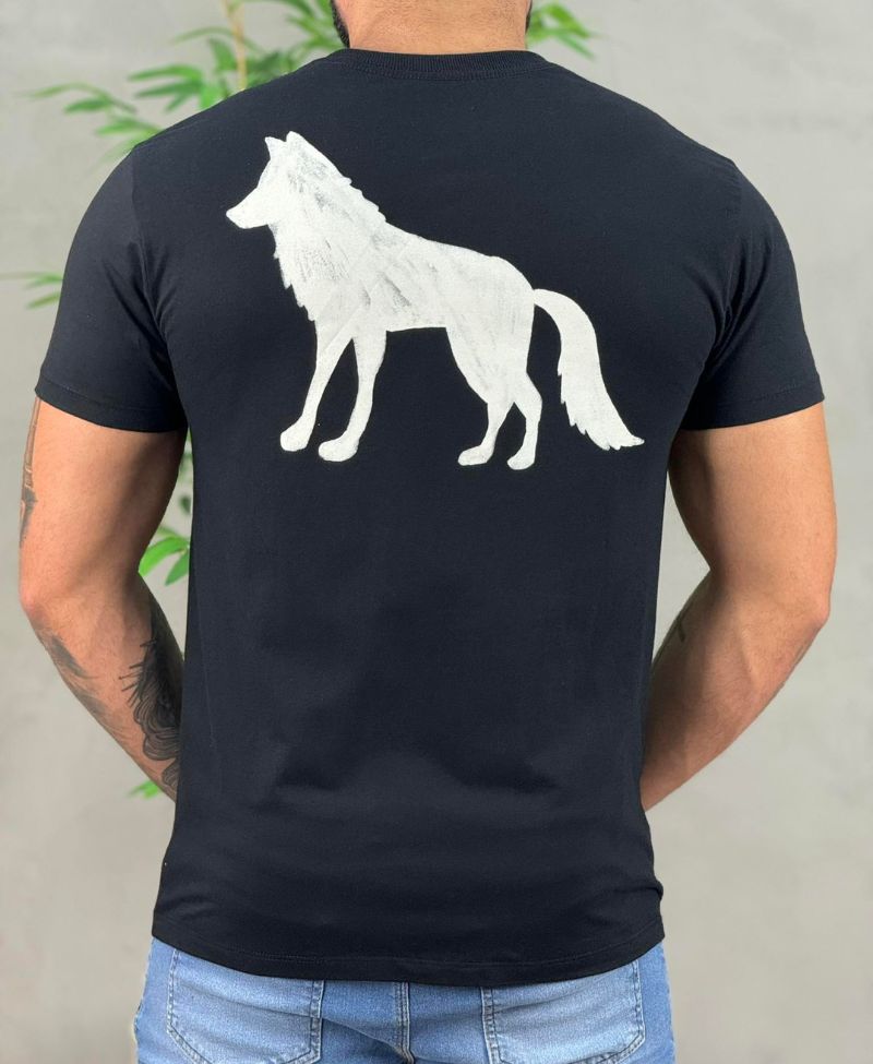 Camiseta Preta Casual Masculina Lobo Costas - Acostamento