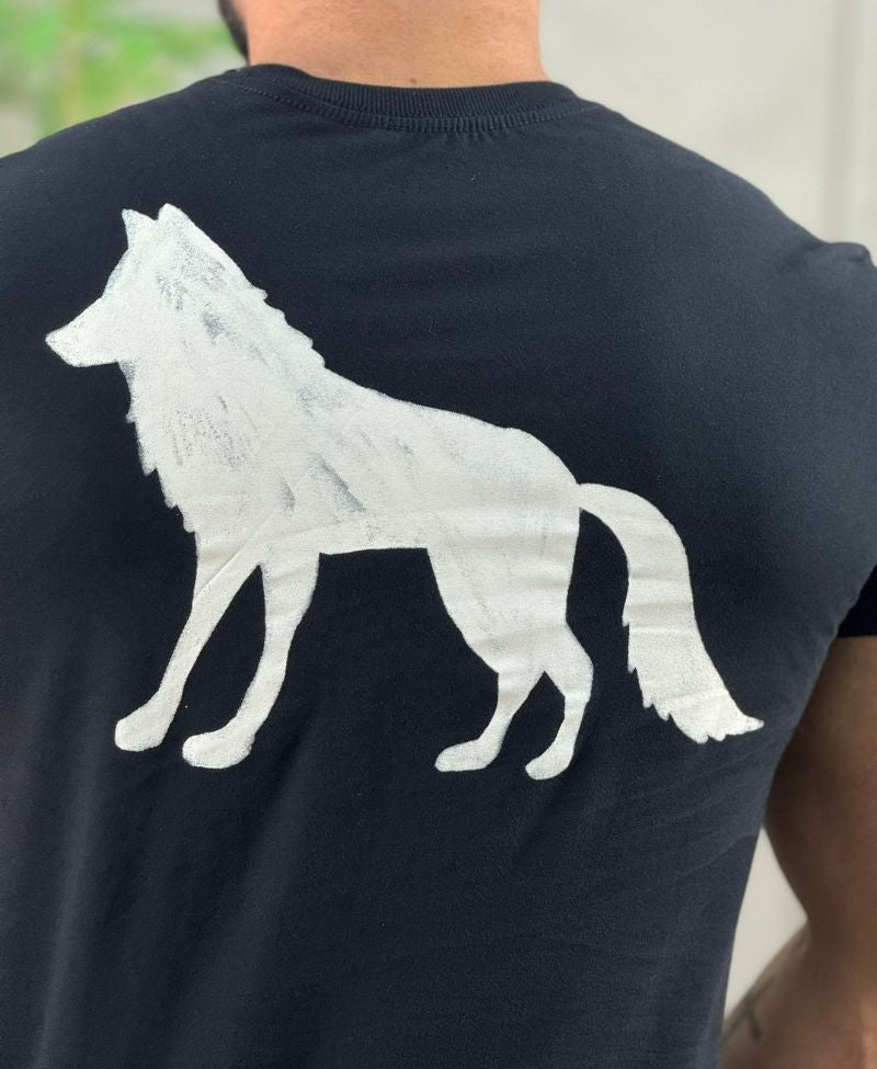 Camiseta Preta Casual Masculina Lobo Costas - Acostamento