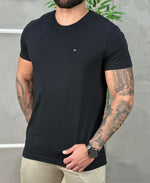 Camiseta Preta Masculina Com Logo No Peito - Tommy Hilfiger