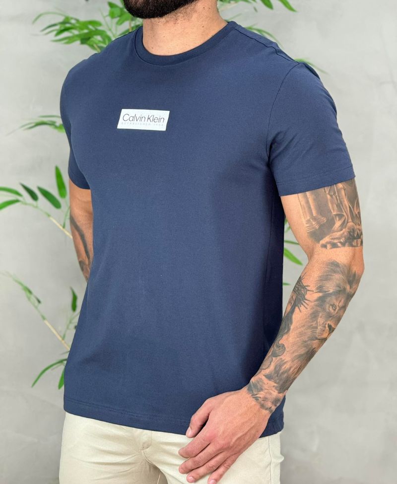 Camiseta Azul Marinho Masculina Logo Retângulo - Calvin Klein
