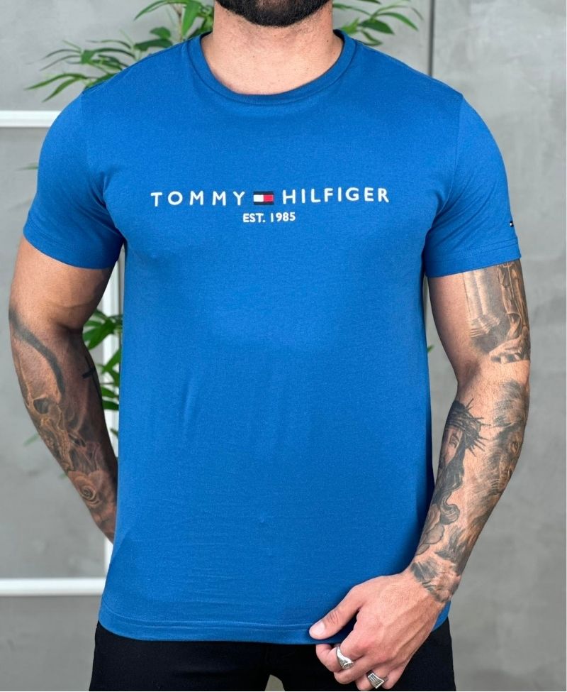 Camiseta Azul Masculina Com Relevo No Peito - Tommy Hilfiger