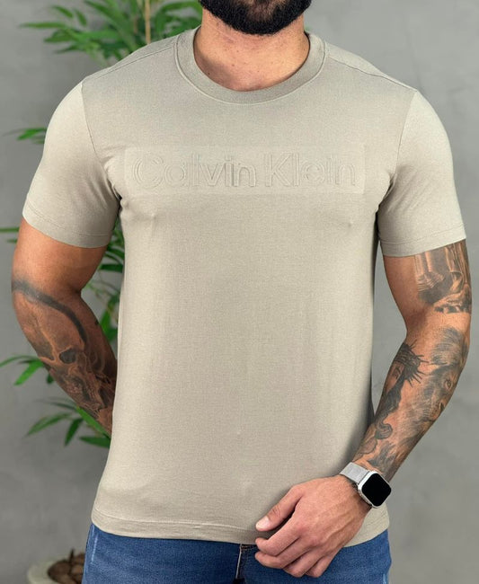 Camiseta Bege Masculina Embossing Slim - Calvin Klein