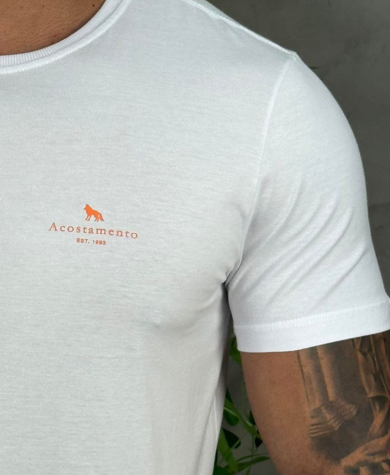Camiseta Branca Casual Masculina Com Logo No Peito - Acostamento