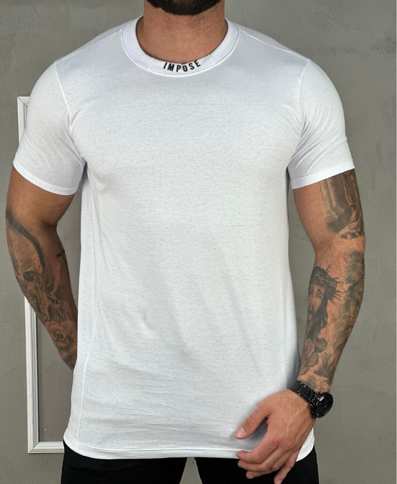 Camiseta Branca Masculina Com Logo Na Gola - Impose Trends