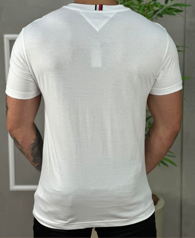 Camiseta Branca Masculina Com Logo No Peito - Tommy Hilfiger
