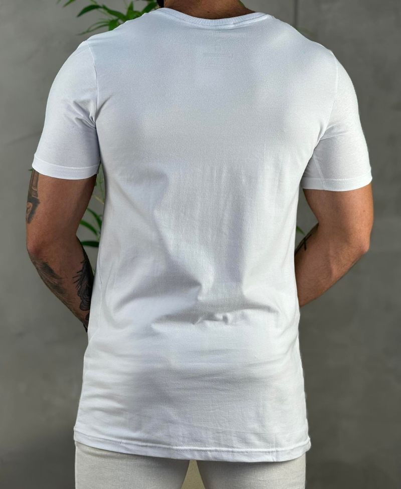 Camiseta Branca Masculina Com Logo No Peito - Maravilla