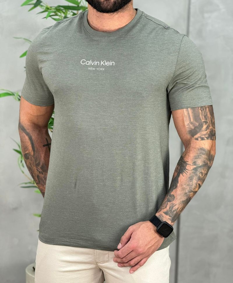 Camiseta Cinza Mescla Masculina Logo No Peito - Calvin Klein