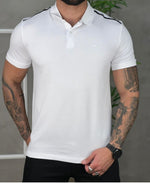 Camiseta Polo Masculina Branca Com Logo Da Marca No Peito - Calvin Klein