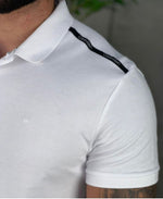 Camiseta Polo Masculina Branca Com Logo Da Marca No Peito - Calvin Klein