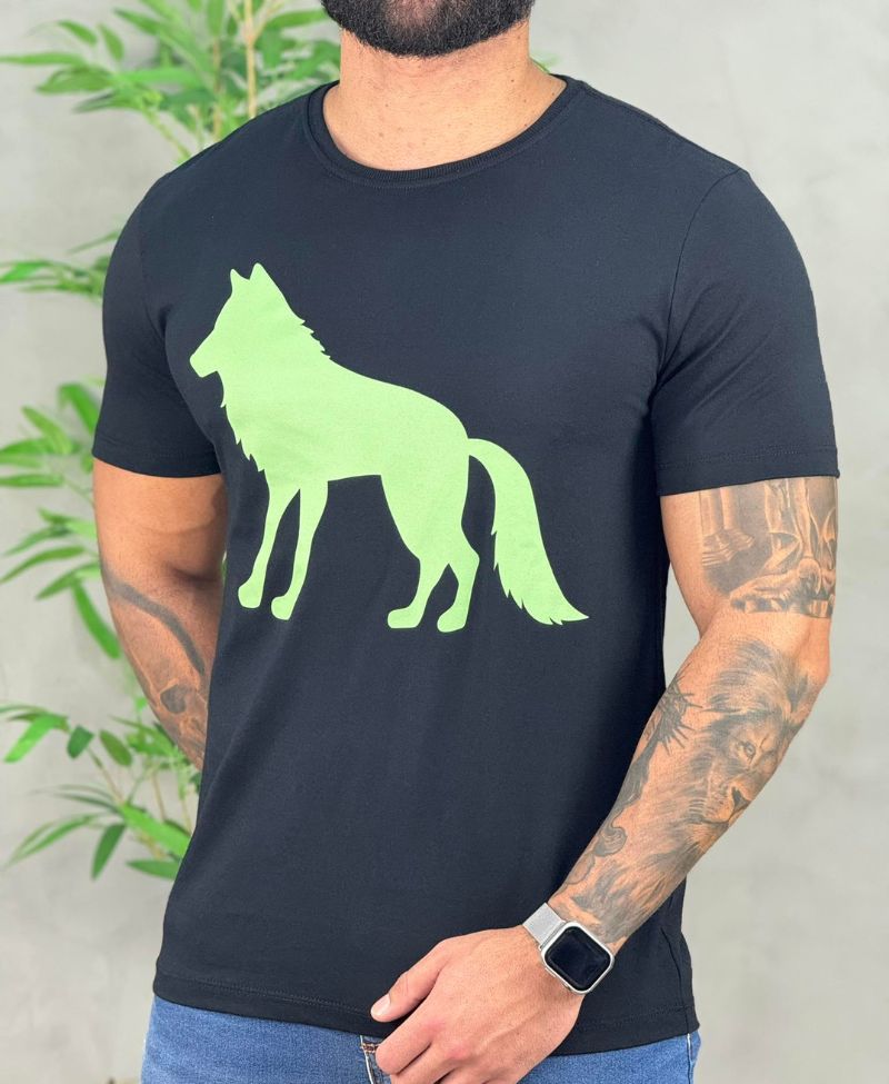 Camiseta Preta Casual Masculina Front Wolf - Acostamento