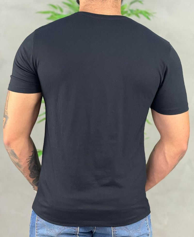 Camiseta Preta Casual Masculina Wolf Brush - Acostamento