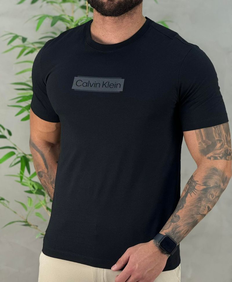 Camiseta Preta Masculina Address Stripe - Calvin Klein