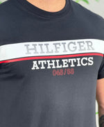 Camiseta Preta Masculina Com Logo No Peito - Tommy Hilfiger