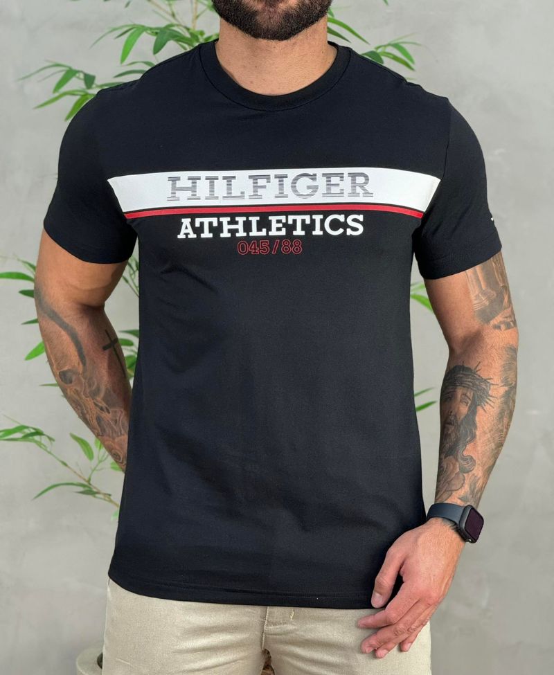 Camiseta Preta Masculina Com Logo No Peito - Tommy Hilfiger