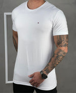 Camiseta Branca Masculina Logo no Peito - Tommy Hilfiger