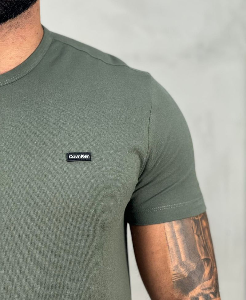 Camiseta Verde Militar Masculina Piquet - Calvin Klein