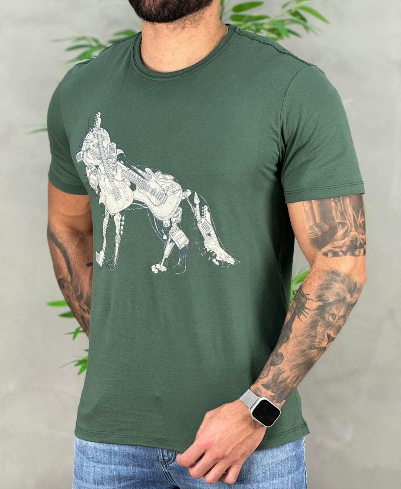 Camiseta Verde Nativo Casual Masculina Wolf Guitar - Acostamento