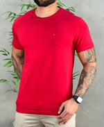 Camiseta Vermelha Escura Masculina Com Logo No Peito - Tommy Hilfiger