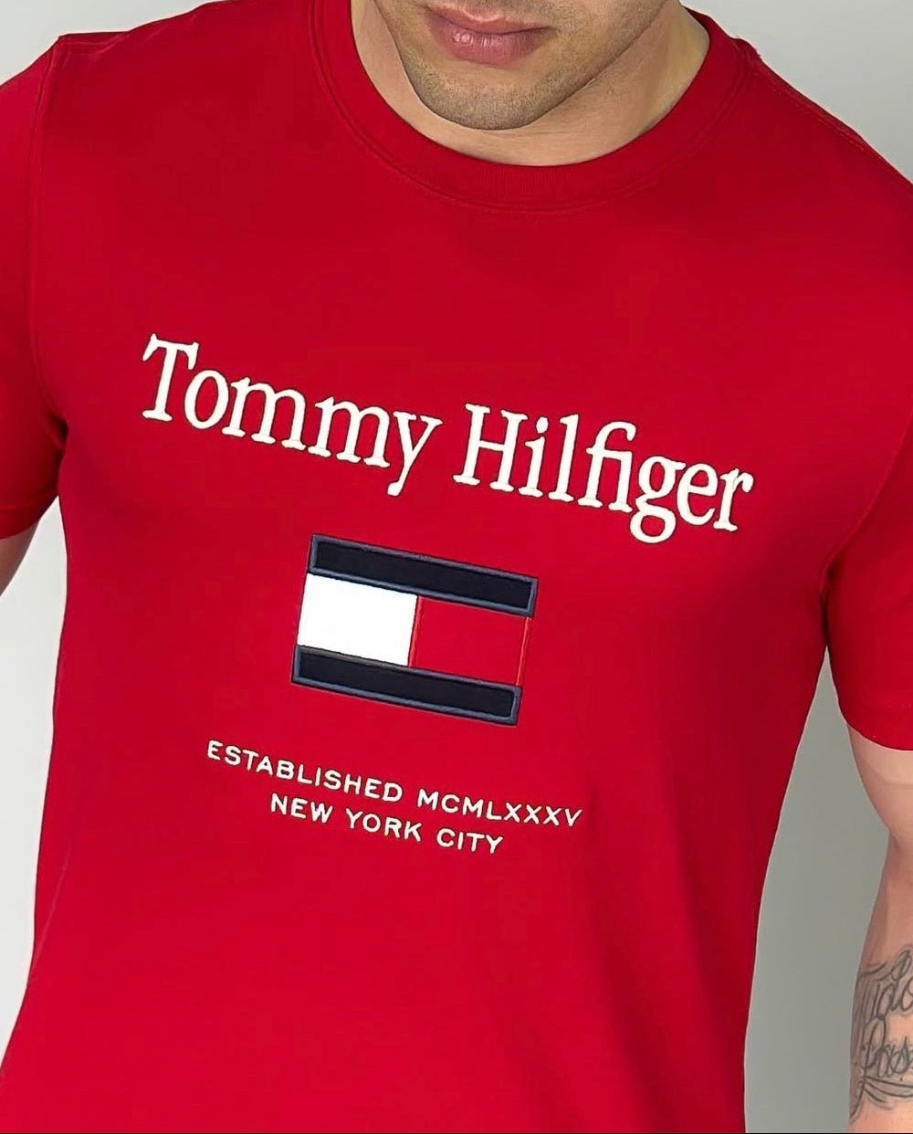 Camiseta Embro Flag Tee Vermelha - Tommy Hilfigier