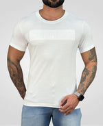 Camiseta Branca Masculina Embossing Slim - Calvin Klein