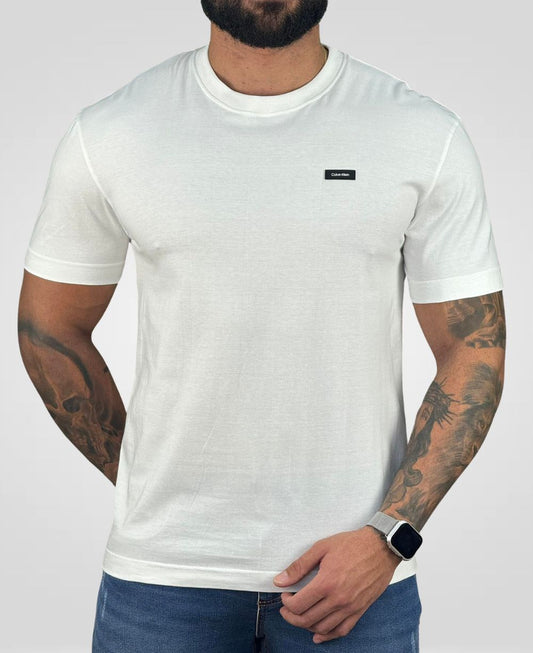 Camiseta Branca Masculina logo No Peito - Calvin Klein