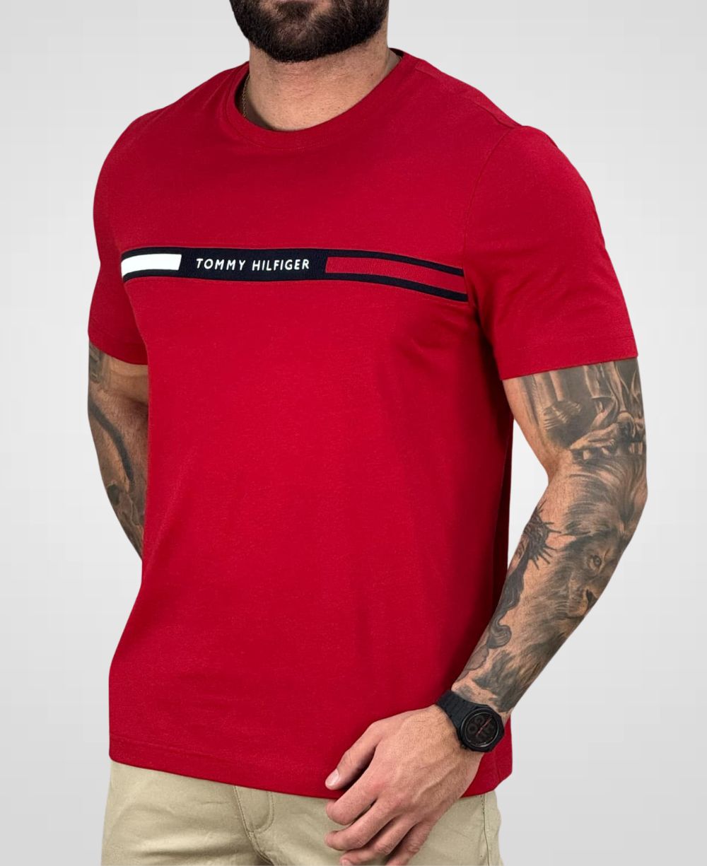 Camiseta Vermelha Painel Logo Bordado Masculina Regula Fit - Tommy Hilfiger