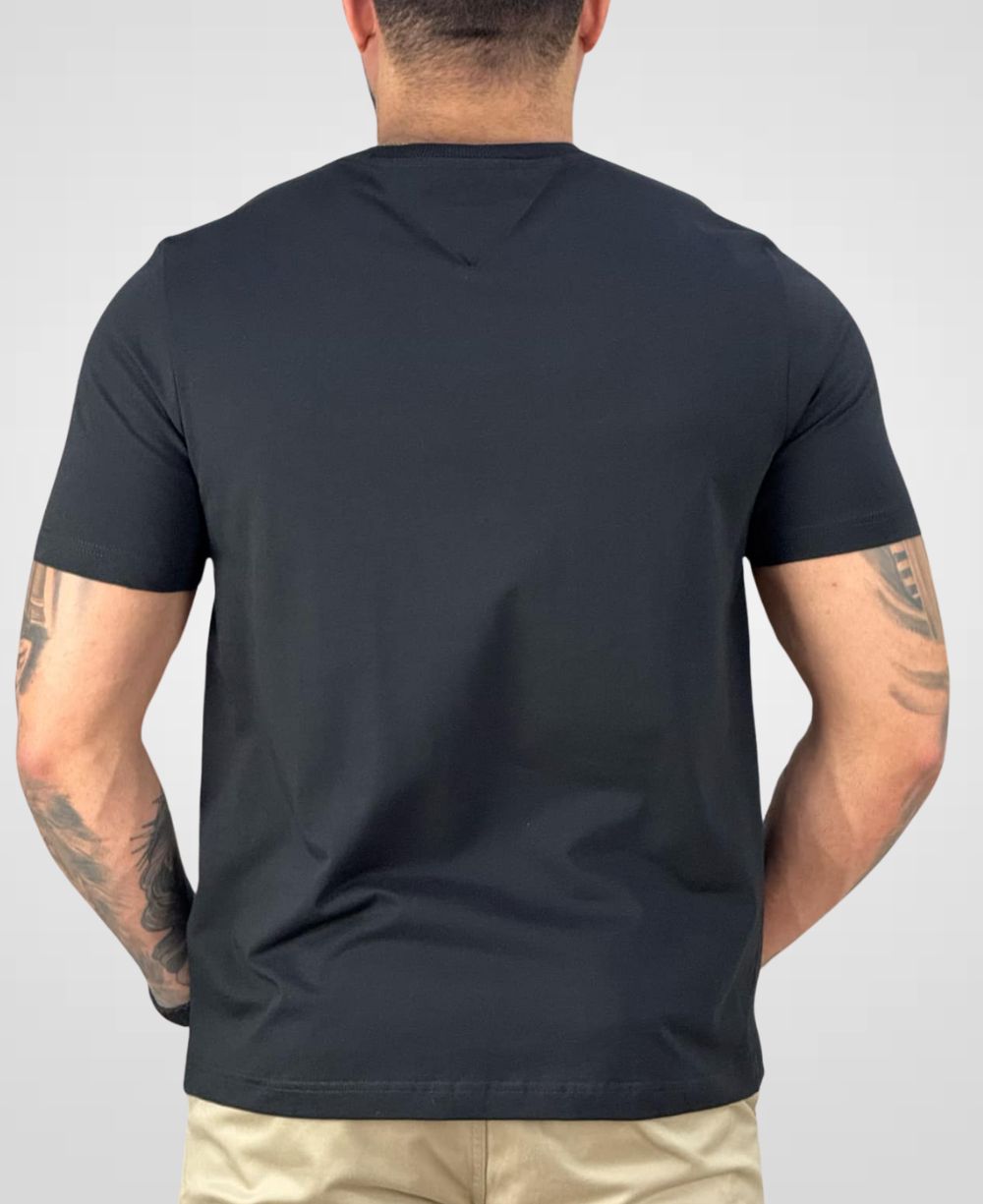 Camiseta Preto Bordada Bandeira Vertical Regular Fit - Tommy Hilfiger