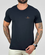 Camiseta Preta Casual Masculina Com Logo No Peito - Acostamento