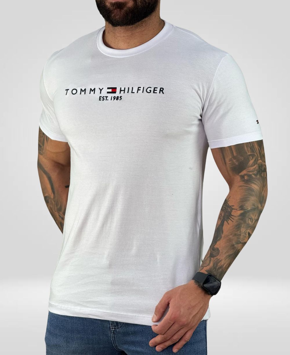 Camiseta Branca Masculina Est. 1985 - Tommy Hilfiger