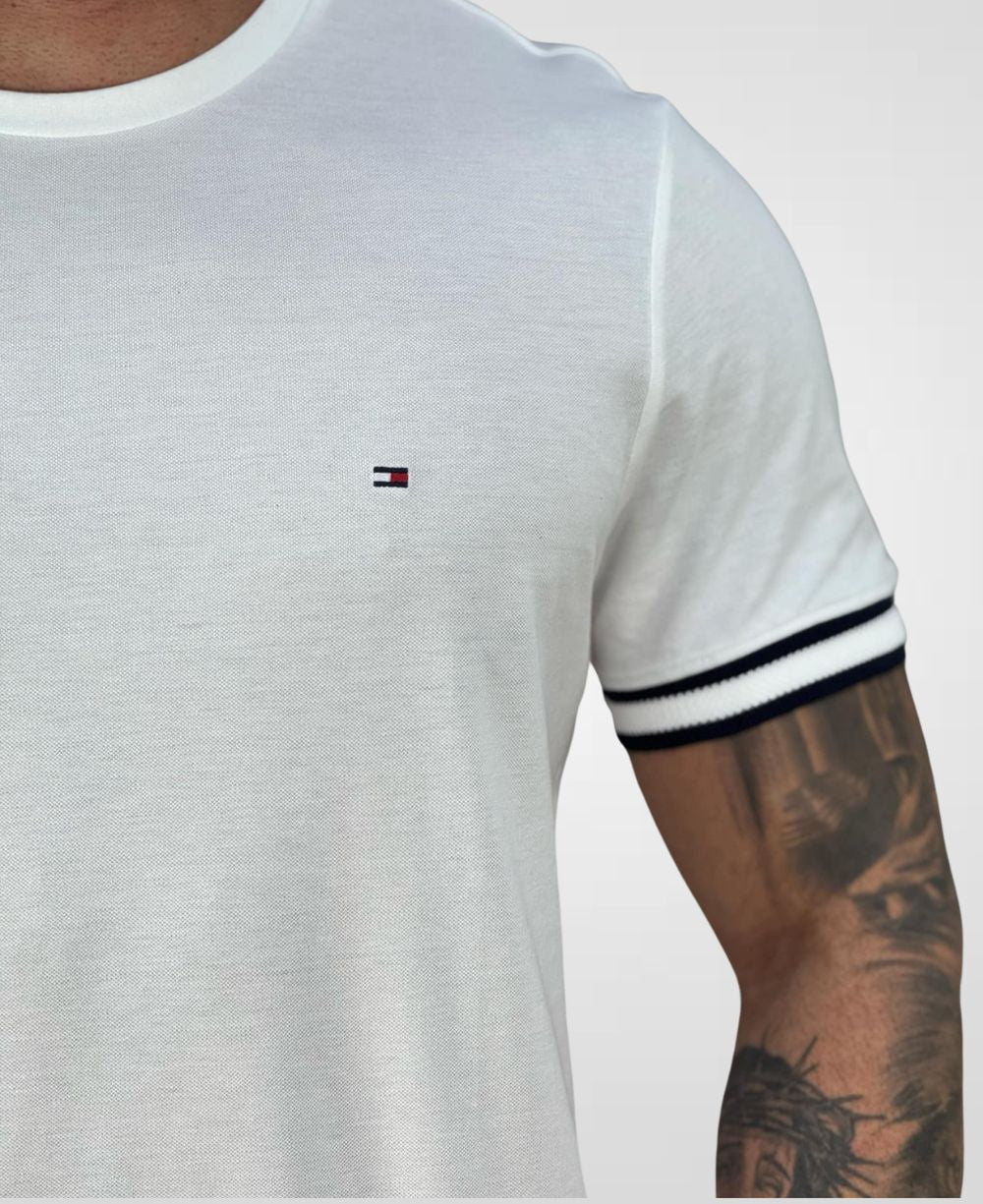 Camiseta Branca Piquet Detalhe Na Manga Masculina Regular Fit - Tommy Hilfiger