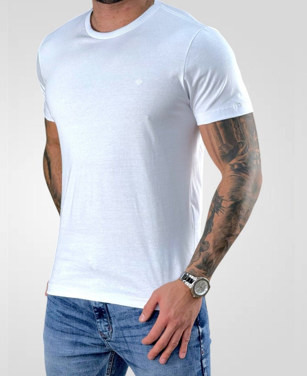 Camiseta Branca Masculina Basica - Forum
